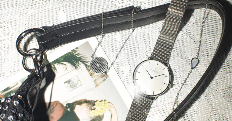 ノードグリーン公式サイトのメーカー再生品でレディース腕時計を購入する