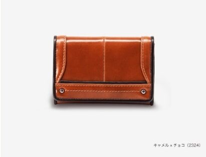 使い込むほど美しいエイジングを魅せるキーファーノイの財布