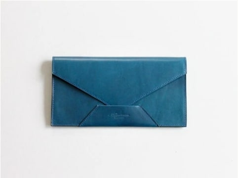 ムネカワのブランドアイコンでもある封筒型長財布