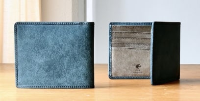 ブルーとグレーのバイカラー二つ折り財布