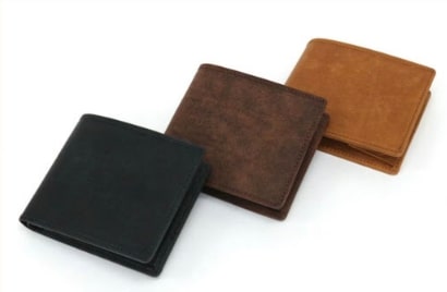 キャメル、ダークブラウン、ブラックの二つ折り財布